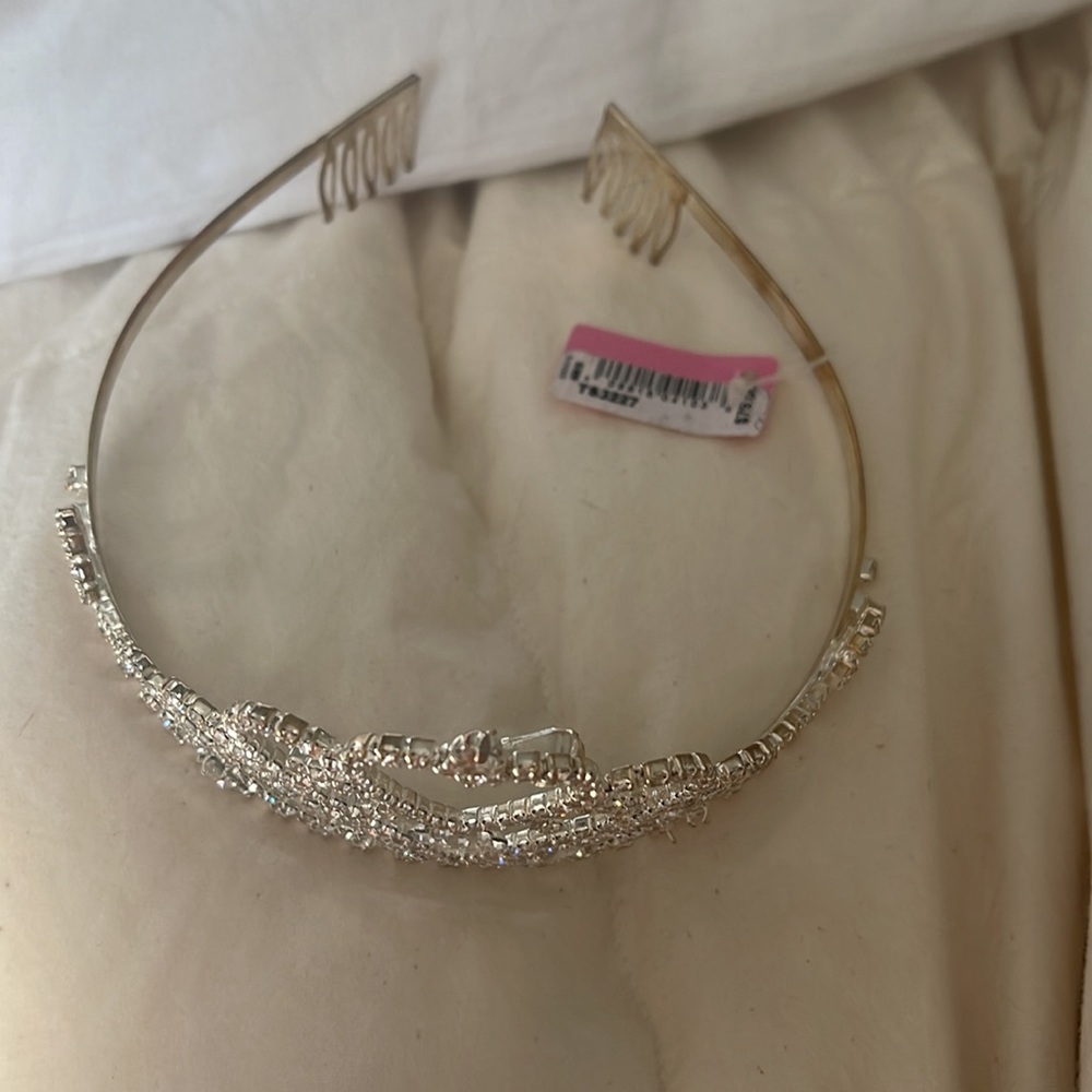 Disney Tiara ๐ - Picture 2 of 4